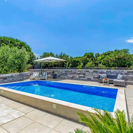 Istriensonne 0756 - Garten-paradies Mit Pool *