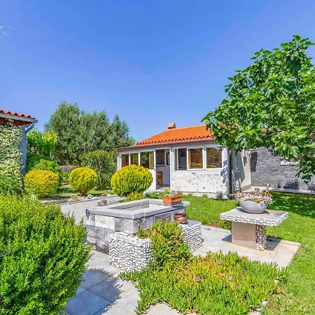 Istriensonne 0756 - Garten-paradies Mit Pool Nyaraló