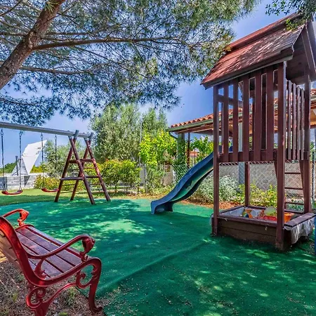Istriensonne 0756 - Garten-paradies Mit Pool Nyaraló Pomer