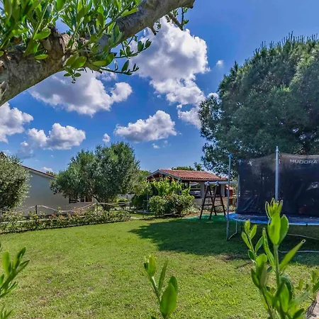 Istriensonne 0756 - Garten-paradies Mit Pool Nyaraló